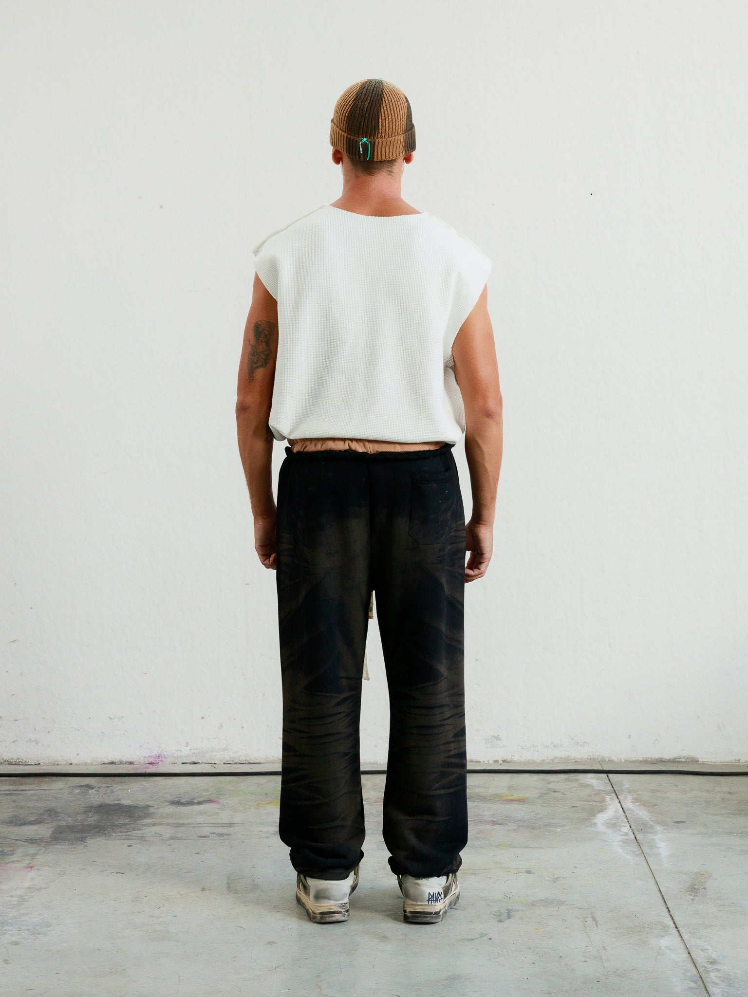 LUCKY - BLACK SWEATPANTS